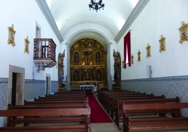 Interior de la Iglesia de la Misericordia Interior de la Iglesia de la Misericordia