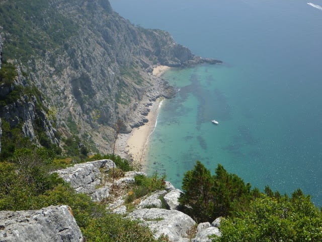 Serra de Risco en el Parque de la Arrábida Serra de Risco en el Parque de la Arrábida