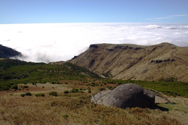 Poço da Neve (Pozo de Nieve) en Pico do Areeiro Poço da Neve (Pozo de Nieve) en Pico do Areeiro
